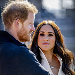 Le prince Harry et Meghan Markle assistent à la finale d'athlétisme, au deuxième jour des Invictus Games à La Haye