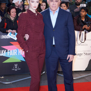 Karsen Liotta et son père Ray Liotta à la première du film "Marriage Story" lors de la 63ème édition du festival BFI du film de Londres au cinéma Odeon Luxe Leicester Square à Londres, Royaume Uni, le 6 octobre 2019.