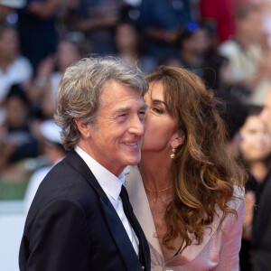 François Cluzet et sa femme Narjiss Slaoui-Falcoz - Montée des marches du film " Mascarade " lors du 75ème Festival International du Film de Cannes. Le 27 mai 2022 © Cyril Moreau / Bestimage 