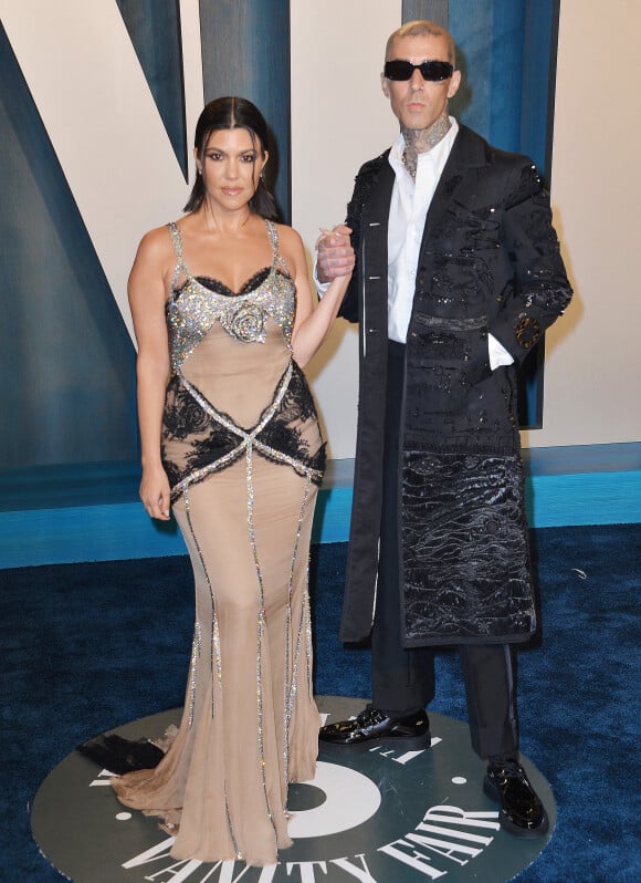 Mariage - Kourtney Kardashian et Travis Barker se sont mariés à Las Vegas - Kourtney Kardashian, Travis Barker au photocall de la soirée "Vanity Fair" lors de la 94ème édition de la cérémonie des Oscars à Los Angeles, le 27 mars 2022. 