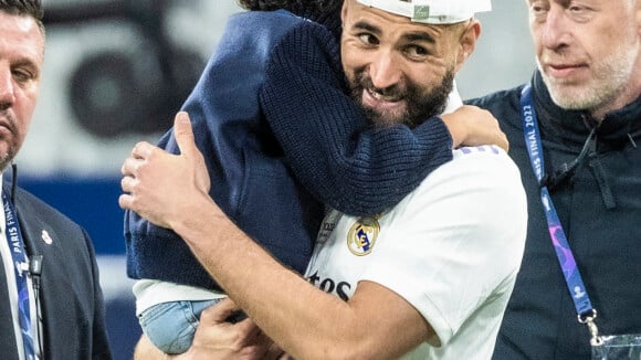 Ligue des Champions : Karim Benzema célèbre sa victoire avec son fils Ibrahim et Cora Gauthier