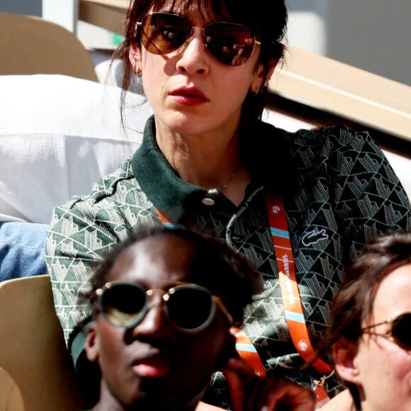 Nolwenn Leroy - Célébrités dans les tribunes des internationaux de France de Roland Garros à Paris le 30 mai 2022. © Cyril Moreau - Dominique Jacovides/Bestimage 