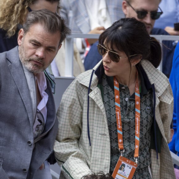 Clovis Cornillac, Nolwenn Leroy - Célébrités dans les tribunes des internationaux de France de Roland Garros à Paris le 30 mai 2022. © Cyril Moreau - Dominique Jacovides/Bestimage 