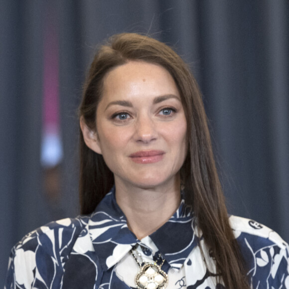 Marion Cotillard lors de la présentation de la pièce "Jeanne d'Arc au bûcher" au théâtre Royal à Madrid le 1er juin 2022. Les responsables du Théâtre Royal de Madrid ont décidé de confier à Marion Cotillard le rôle principal de Jeanne d'Arc au bûcher, l'oratorio d'Arthur Honegger, qui sera donné au mois de juin 2022. L'actrice oscarisée, appelée en remplacement d'une comédienne espagnole, connaît bien ce rôle qu'elle a déjà endossé en 2005, 2012 et 2015. 