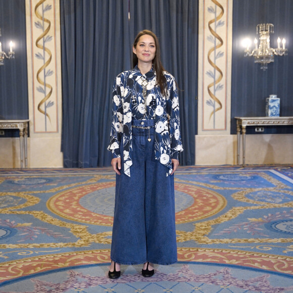 Marion Cotillard lors de la présentation de la pièce "Jeanne d'Arc au bûcher" au théâtre Royal à Madrid le 1er juin 2022. Les responsables du Théâtre Royal de Madrid ont décidé de confier à Marion Cotillard le rôle principal de Jeanne d'Arc au bûcher, l'oratorio d'Arthur Honegger, qui sera donné au mois de juin 2022. L'actrice oscarisée, appelée en remplacement d'une comédienne espagnole, connaît bien ce rôle qu'elle a déjà endossé en 2005, 2012 et 2015. 