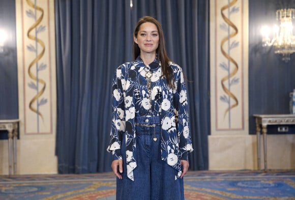 Marion Cotillard lors de la présentation de la pièce "Jeanne d'Arc au bûcher" au théâtre Royal à Madrid le 1er juin 2022. Les responsables du Théâtre Royal de Madrid ont décidé de confier à Marion Cotillard le rôle principal de Jeanne d'Arc au bûcher, l'oratorio d'Arthur Honegger, qui sera donné au mois de juin 2022. L'actrice oscarisée, appelée en remplacement d'une comédienne espagnole, connaît bien ce rôle qu'elle a déjà endossé en 2005, 2012 et 2015. 