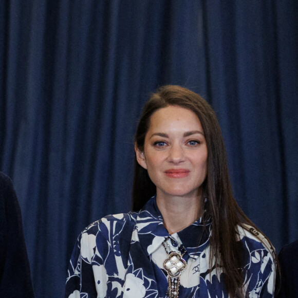 Marion Cotillard lors de la présentation de la pièce "Jeanne d'Arc au bûcher" au théâtre Royal à Madrid le 1er juin 2022. Les responsables du Théâtre Royal de Madrid ont décidé de confier à Marion Cotillard le rôle principal de Jeanne d'Arc au bûcher, l'oratorio d'Arthur Honegger, qui sera donné au mois de juin. L'actrice oscarisée, appelée en remplacement d'une comédienne espagnole, connaît bien ce rôle qu'elle a déjà endossé en 2005, 2012 et 2015. 