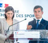 Amélie Oudéa-Castéra, ministre des Sports, et Gérald Darmanin, ministre de l'Intérieur en conférence de presse après la réunion des acteurs de l'organisation de la finale de la Ligue des Champions au au ministère français des sports, à Paris, France, le 30 mai 2022.