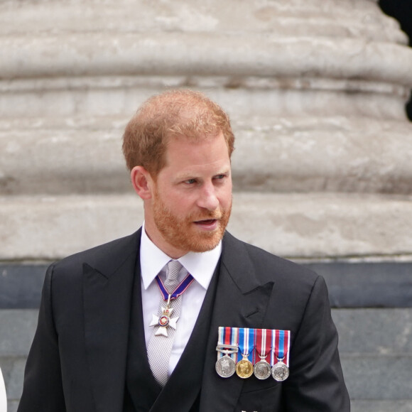 Le prince Harry, duc de Sussex, et Meghan Markle, duchesse de Sussex - Les membres de la famille royale et les invités à la sortie de la messe du jubilé, célébrée à la cathédrale Saint-Paul de Londres, Royaume Uni, le 3 juin 2022. © Avalon/Panoramic/Bestimage 