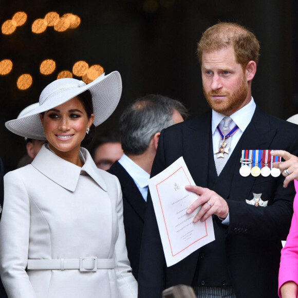 Le prince Harry, duc de Sussex, et Meghan Markle, duchesse de Sussex - Les membres de la famille royale et les invités lors de la messe célébrée à la cathédrale Saint-Paul de Londres, dans le cadre du jubilé de platine (70 ans de règne) de la reine Elisabeth II d'Angleterre. Londres.