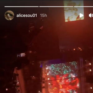 Charlotte Gainsbourg et sa fille Alice Attal au concert de Maroon 5 à Abu Dhabi, le 6 mai 2022