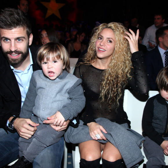 Shakira, son compagnon Gerard Piqué et ses fils Milan et Sasha - Gerard Piqué reçoit un prix lors de la 5ème édition du "Catalan football stars" à Barcelone, Espagne, le 28 novembre 2016.