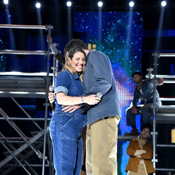 Exclusif - No Tabloids - Amir Haddad a chanté, pour la première fois sur scène, avec sa femme Lital (enceinte) - Enregistrement de l'émission "La Chanson de l'Année 2022" à Toulon, diffusée le 4 juin sur TF1. © Bruno Bebert / Bestimage