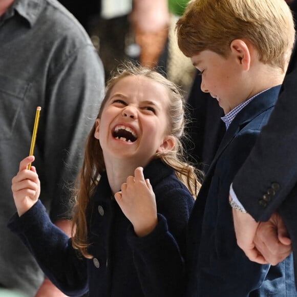 Le prince George de Cambridge et la princesse Charlotte de Cambridge - Visite du château de Cardiff à l'occasion du jubilé de platine de la reine d'Angleterre.