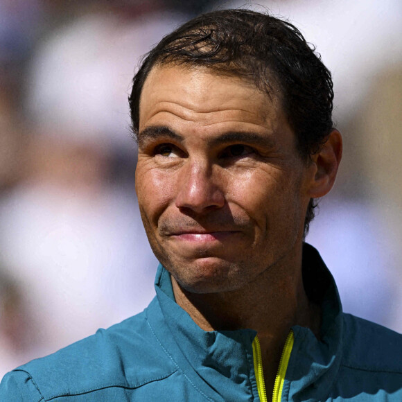 Rafael Nadal (Esp) posant avec le trophée la Coupe des Mousquetaires du vainqueur lors de la finale simple messieurs (jour 15) aux Internationaux de France de tennis de Roland Garros à Paris, France, le 5 juin 2022. Nadal gagne son 14ème Roland-Garros, 6-3, 6-3, 6-0, (22 titres du grand chelem). © Jean-Baptiste Autissier/Panoramic/Bestimage