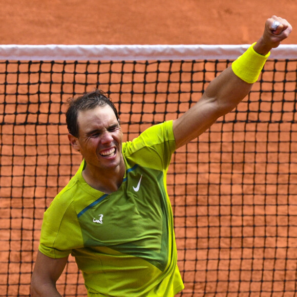 Joie de Rafael Nadal (Esp) en fin de match lors de la finale simple messieurs (jour 15) aux Internationaux de France de tennis de Roland Garros à Paris, France, le 5 juin 2022. Nadal gagne son 14ème Roland-Garros, 6-3, 6-3, 6-0, (22 titres du grand chelem). © Jean-Baptiste Autissier/Panoramic/Bestimage