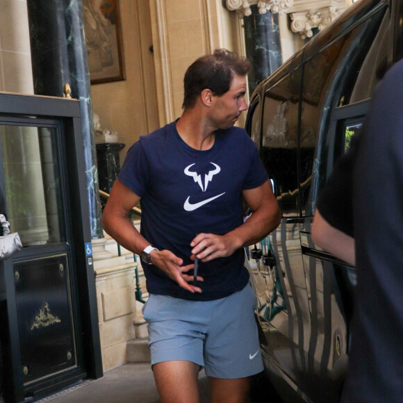 Rafael Nadal et sa femme Xisca Perello arrivent au Grand Hôtel à Paris le 2 juin 2022.