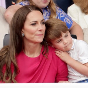 Catherine Kate Middleton, duchesse de Cambridge et le prince Louis - La famille royale regarde la grande parade qui clôture les festivités du jubilé de platine de la reine à Londres.