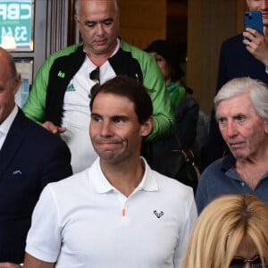 Rafael Nadal - Rafael Nadal et son clan quittent le Grand Hôtel à Paris pour rejoindre le Bourget et prendre un jet privé au lendemain de sa 14 ème victoire à Roland-Garros. Paris le 6 juin 2022