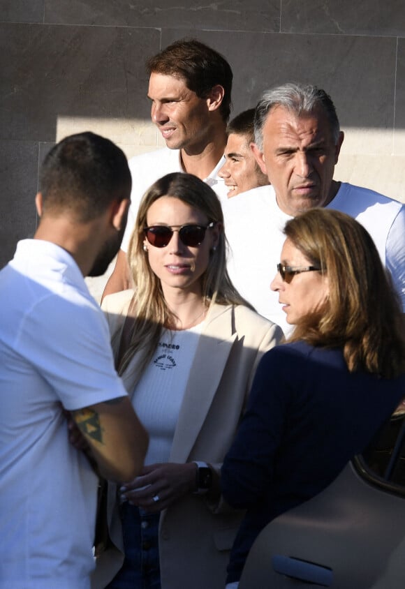 Rafael Nadal, sa femme Xisca Perello et sa sœur Isabel Nadal arrivent à Mallorca, Espagne le 6 juin, 2022. Photo : GTres/ABACAPRESS.COM