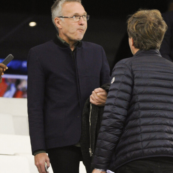 Laurent Ruquier - Célébrités assistent au clasico, match de ligue 1 entre Paris Saint-Germain (PSG) et l'Olympique de Marseille (OM) au stade Vélodrome à Marseille, France, le 22 octobre 2017. L'OM et le PSG ont fait match nul 2-2. 