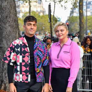 Louane Emera et son compagnon Florian Rossi arrivent au défilé de mode Miu Miu lors de la Fashion Week printemps/été 2022 à Paris © Veeren Ramsamy-Christophe Clovis/Bestimage