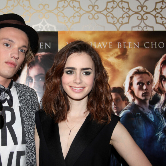 Jamie Campbell Bower et Lily Collins - Première du film "The Mortal Instruments: City of Bones" à Fredikstad en Norvège, le 23 août 2013.