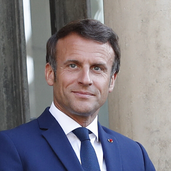 Le président Emmanuel Macron accueille Mario Draghi, premier ministre d'Italie, au palais de l'Elysée à Paris