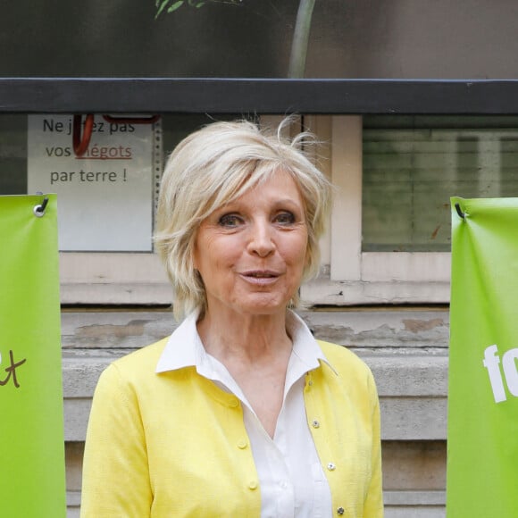 Evelyne Dhéliat (TF1 & LCI) - Les présentateurs météo français donnent le "feu vert" officiel de la 19ème édition du Forum International de la Météo et Climat (FIM) à l'académie du climat (anciennement Mairie du IVe arrondissement) à Paris, France, le 6 mai 2022. © Christophe Clovis / Bestimage 