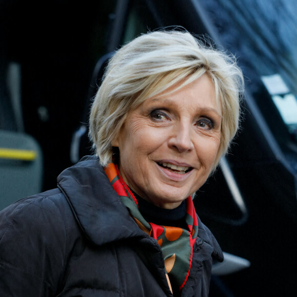 Evelyne Dhéliat - Sorties des obsèques de Jean-Pierre Pernaut en la Basilique Sainte-Clotilde à Paris le 9 mars 2022. © Christophe Clovis / Bestimage