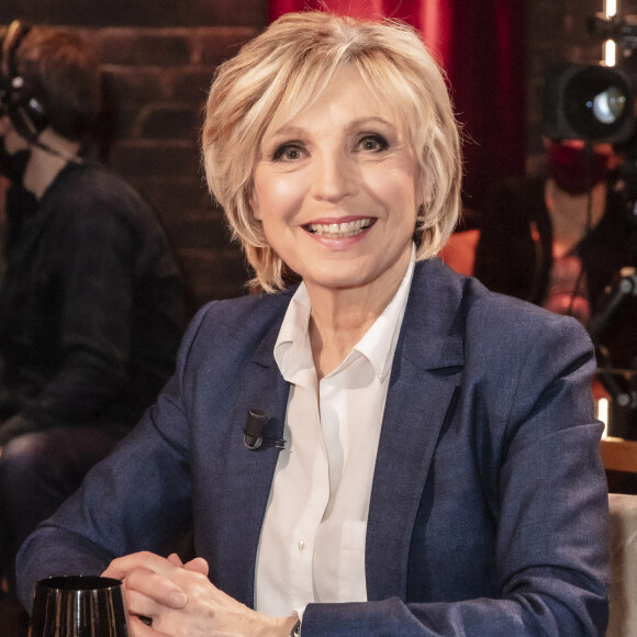 Exclusif - Evelyne Dhéliat - Sur le plateau de l'émission On Est En Direct (OEED) présentée par L.Ruquier à Paris le 25 février 2022. L'émission sera diffusée le samedi 26 février 2022- © Jack Tribeca / Bestimage 