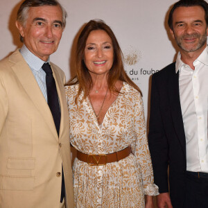 Semi Exclusif - Philippe Douste-Blazy, sa femme Marie-Laure Bec et Olivier Rouleau ( propriétaire de l'hotel) lors de l'anniversaire (trois ans) de l'hôtel Les Jardins du Faubourg à Paris le 9 juin 2022.