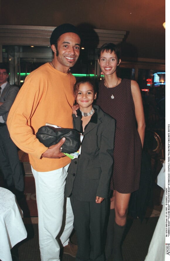 Yannick Noah, Heather Stewart Whyte et leur fille Yelena au vernissage de la Coupole à Paris le 7 octobre 1997