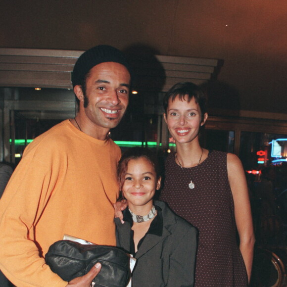 Yannick Noah, Heather Stewart Whyte et leur fille Yelena au vernissage de la Coupole à Paris le 7 octobre 1997