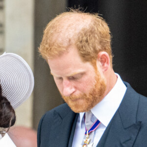 Le prince Harry, duc de Sussex, et Meghan Markle, duchesse de Sussex - Les membres de la famille royale et les invités lors de la messe célébrée à la cathédrale Saint-Paul de Londres, dans le cadre du jubilé de platine (70 ans de règne) de la reine Elisabeth II d'Angleterre. Londres, le 3 juin 2022. 