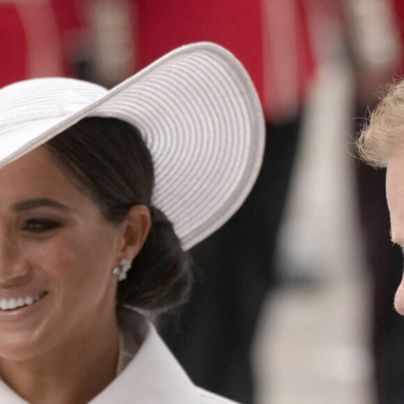 Le prince Harry, duc de Sussex, et Meghan Markle, duchesse de Sussex - Les membres de la famille royale et les invités arrivent à la messe du jubilé, célébrée à la cathédrale Saint-Paul de Londres, Royaume Uni, le 3 juin 2022. © Avalon/Panoramic/Bestimage 