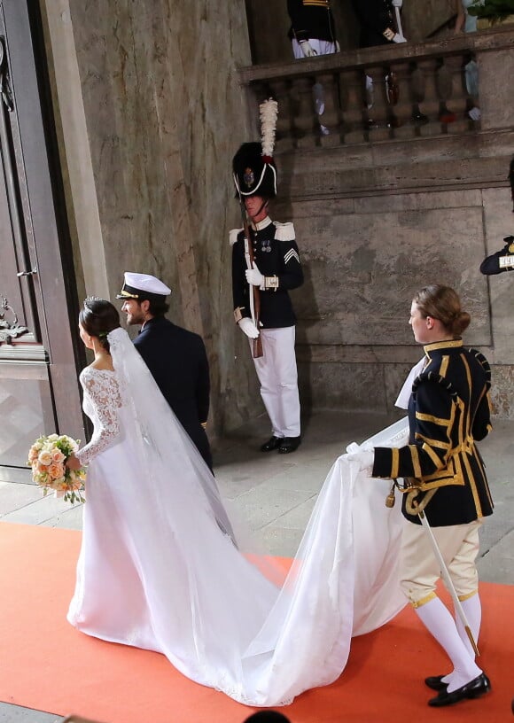 Le prince Carl Philip de Suède et Sofia Hellqvist Sortie de la chapelle royale - Mariage du prince Carl Philip de Suede et Sofia Hellqvist à Stockholm le 13 juin 2015 