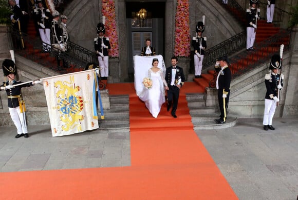 Le prince Carl Philip de Suède et Sofia Hellqvist Sortie de la chapelle royale - Mariage du prince Carl Philip de Suede et Sofia Hellqvist à Stockholm le 13 juin 2015 