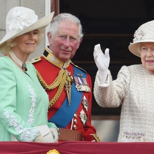Camilla Parker Bowles, le prince Charles, la reine Elizabeth II d'Angleterre - La famille royale au balcon du palais de Buckingham lors de la parade Trooping the Colour. Londres, le 8 juin 2019.