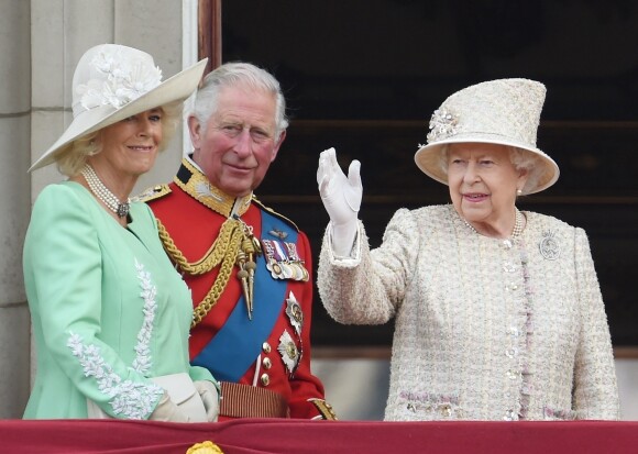 Camilla Parker Bowles, le prince Charles, la reine Elizabeth II d'Angleterre - La famille royale au balcon du palais de Buckingham lors de la parade Trooping the Colour. Londres, le 8 juin 2019.