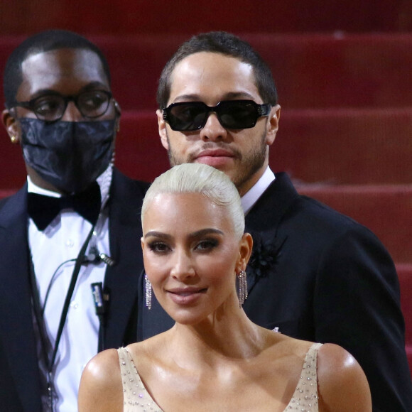 Kim Kardashian (qui porte la célèbre robe de Marilyn Monroe), Pete Davidson - Les célébrités arrivent à la soirée du "MET Gala 2022" à New York, le 2 mai 2022.