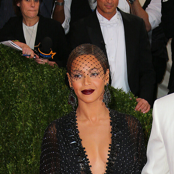 Jay-Z et sa femme Beyonce Knowles - Soirée du Met Ball / Costume Institute Gala 2014: "Charles James: Beyond Fashion" à New York