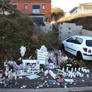 La famille et les proches se sont réunis pour une marche blanche en hommage à Delphine Jubillar, l'infirmière de 33 ans, disparue il y a un an, à Cagnac-les-Mines. Le 19 décembre 2021 © Patrick Bernard / Bestimage