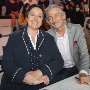 Danielle Moreau, Gilles Verdez - Emission TPMP (Touche Pas à Mon Poste) présentée en direct par C.Hanouna le 24/01/22 en direct sur C8 - Paris le 24/01/22 © Jack Tribeca / Bestimage 