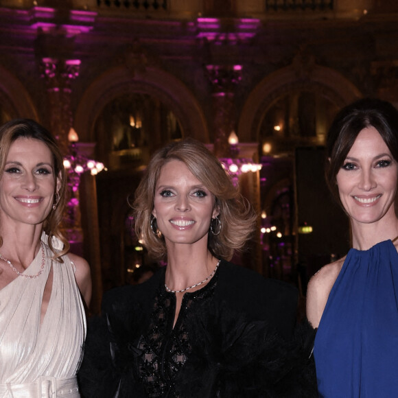 Sophie Thalmann, miss France 1998, Sylvie Tellier et Mareva Galanter, miss France 1999 lors du gala de l'association "Les bonnes fées" à l'InterContinental Paris le 14 juin 2022. © Rachid Bellak / Bestimage 