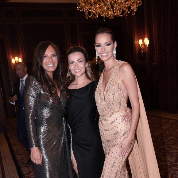 Nathalie Marquay, miss France 1987, Ines Vandamme et Maëva Coucke, miss France 2018 lors du gala de l'association "Les bonnes fées" à l'InterContinental Paris le 14 juin 2022. © Rachid Bellak / Bestimage