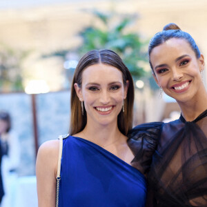 Marine Lorphelin, miss France 2013 et sa petit soeur Lou-Anne lors du gala de l'association "Les bonnes fées" à l'InterContinental Paris le 14 juin 2022. © Rachid Bellak / Bestimage