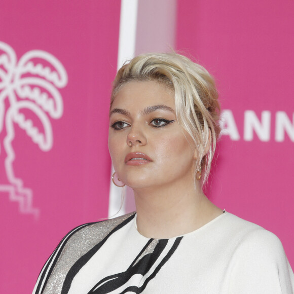 Louane Emera - 5ème saison du festival International des Séries "Canneseries" à Cannes, France, le 3 avril 2022. © Denis Guignebourg/Bestimage 