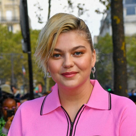 Louane Emera arrive au défilé de mode Miu Miu lors de la Fashion Week printemps/été 2022 à Paris, France, le 5 octobre 2021. © Veeren Ramsamy-Christophe Clovis/Bestimage 