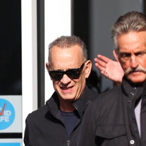 Tom Hanks - - Les acteurs du film Elvis Tom Hanks, Austin Butler et Olivia DeJonge arrivent en jet privé à Sydney, Australie, le 5 juin 2022.